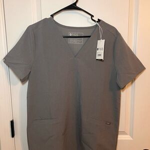 Figs Women’s Short Sleeve Gray Casma 3-Pocket Scrub Top